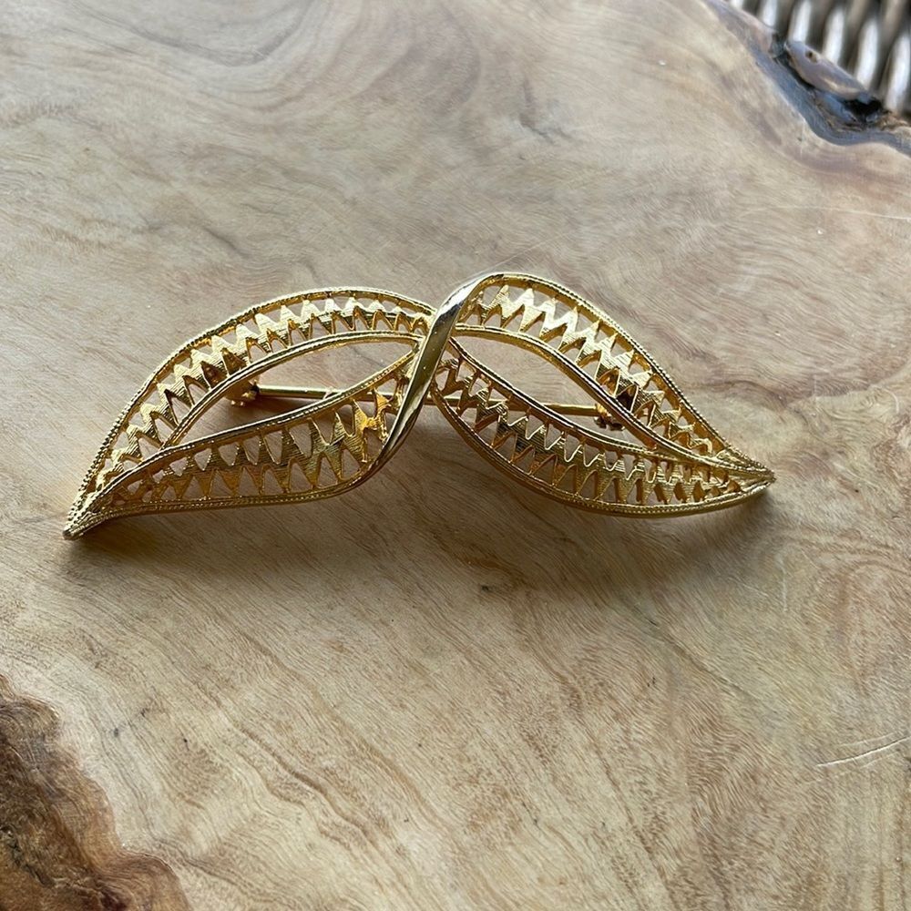 Vintage Gold Brooch